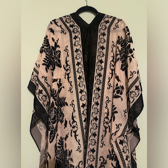 ✨ SOLD ✨ Free People Nightbird Velvet Kimono ✨ - Picture 5 of 6